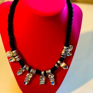 Statement necklace!! Perfect condition